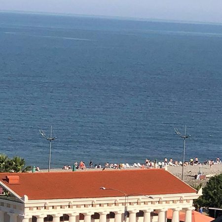 Apartment Sea Tower Khimshiashvili 15 Batumi Eksteriør billede
